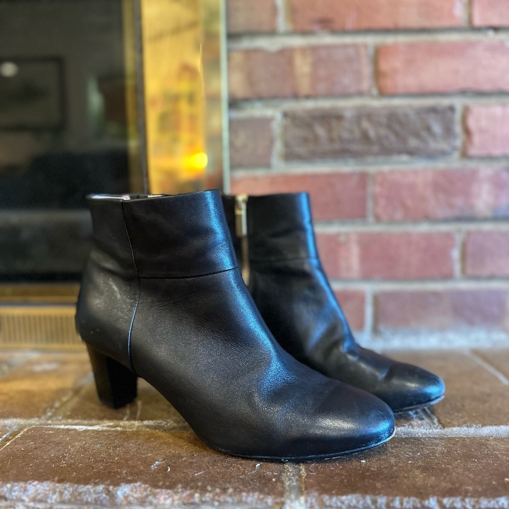 Taryn Rose Vegan Leather Black Ankle Boots size 9